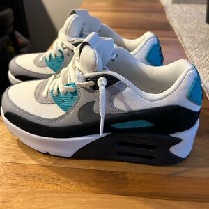 🔥Brand NEW, size 9, never worn, Women’s (or Men, or Them) Nike Air Max 90s🔥